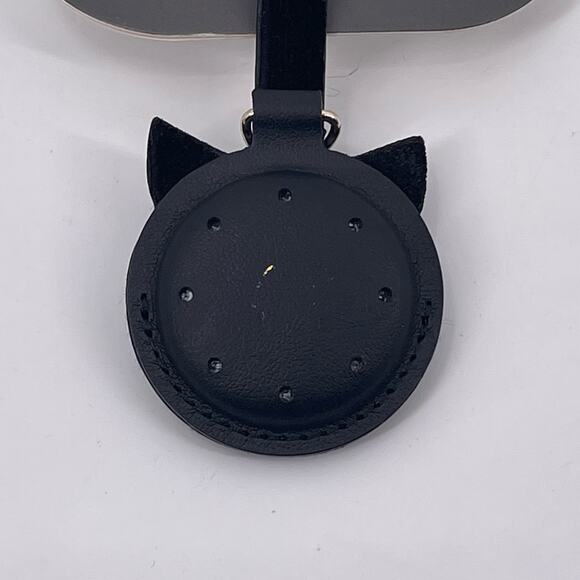 LAUT Black Cat AirTag Case Lolli-Pop Salem Durable Secure with Carabiner NWT - Picture 3 of 9